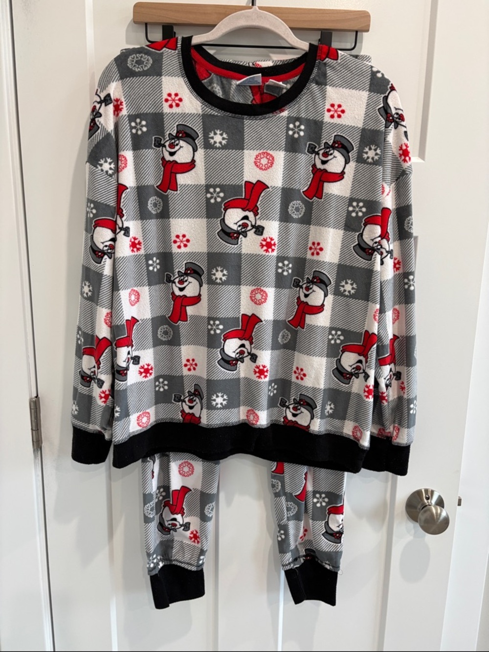 Women's Snowman Plaid Pajama Set - Gray & Red